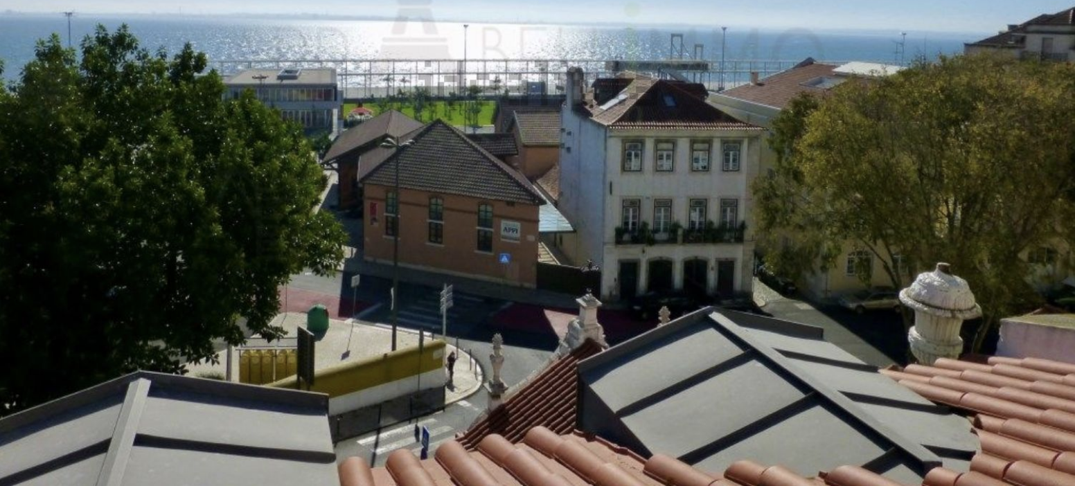 Duplex for sale in Alfama, Lisbon €595K